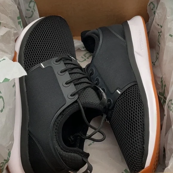 Kuru ATOM Jet Black & white Sneakers size 10 Wide - Picture 9 of 9